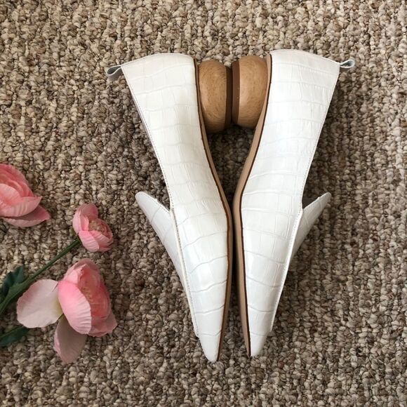 NEW Jeffrey Campbell Viona White Croc Pointy Toe Loafer Size 6 Low Wooden Heel - Picture 7 of 12